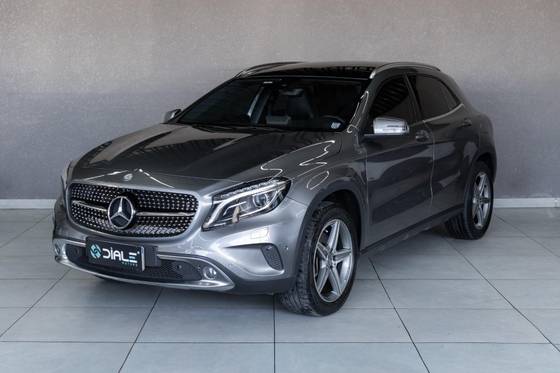 MERCEDES-BENZ GLA 250 2.0 16V TURBO GASOLINA ENDURO 4P AUTOMÁTICO MERCEDES-BENZ GLA 250 2.0 16V TURBO GASOLINA ENDURO 4P AUTOMÁTICO